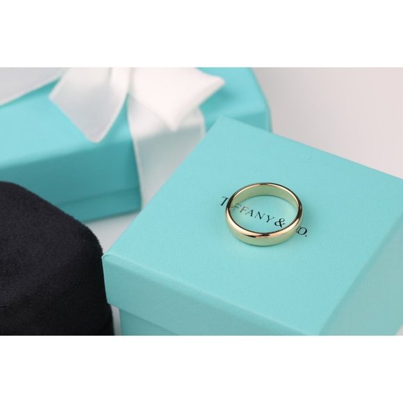 Tiffany & Co. 18k Yellow Gold 4.5mm Dome Wedding Band Size 7 Ring w/ Box - Picture 11 of 16